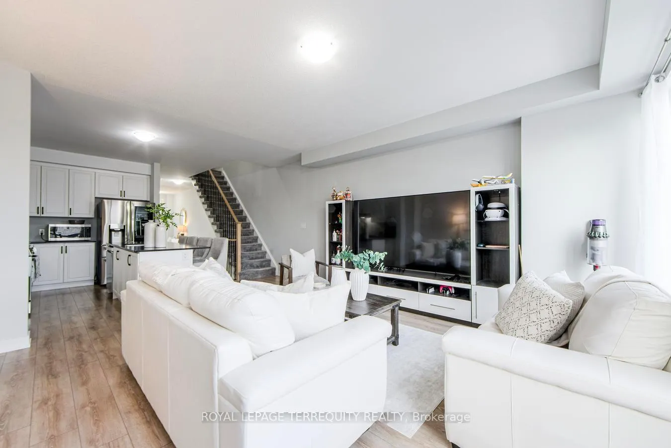 Photo 19 of 19 Assunta Lane, Clarington, Bowmanville — HOMEH
