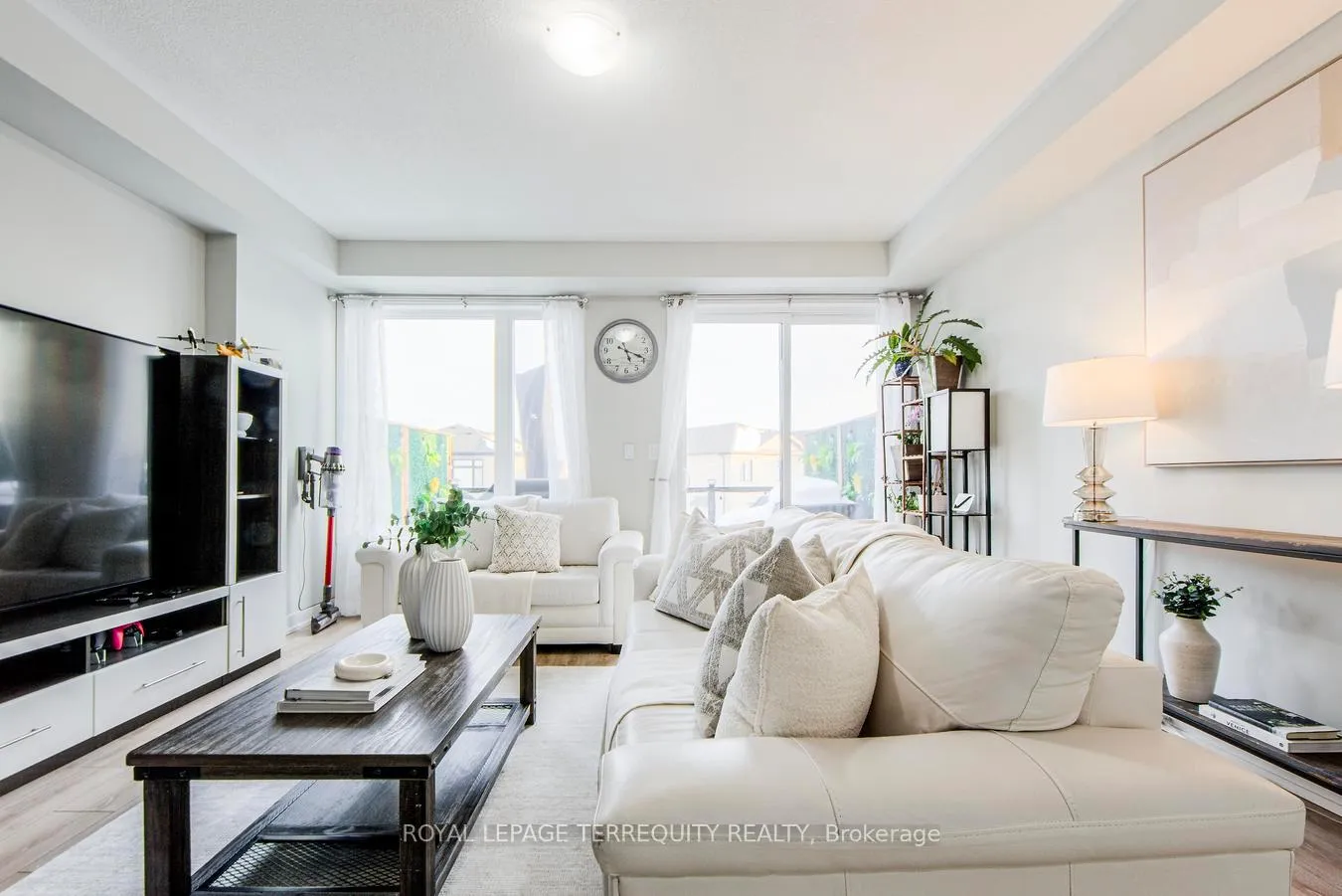 Photo 23 of 19 Assunta Lane, Clarington, Bowmanville — HOMEH
