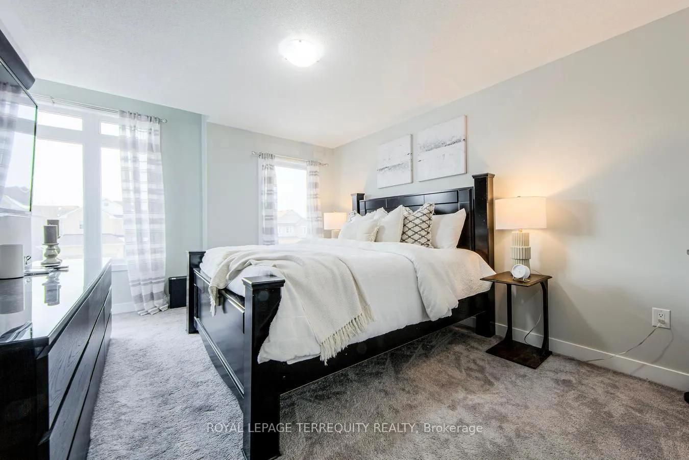 Photo 24 of 19 Assunta Lane, Clarington, Bowmanville — HOMEH