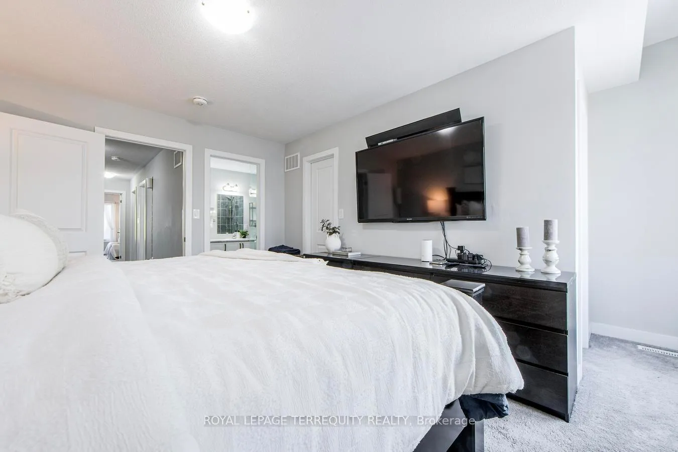 Photo 27 of 19 Assunta Lane, Clarington, Bowmanville — HOMEH