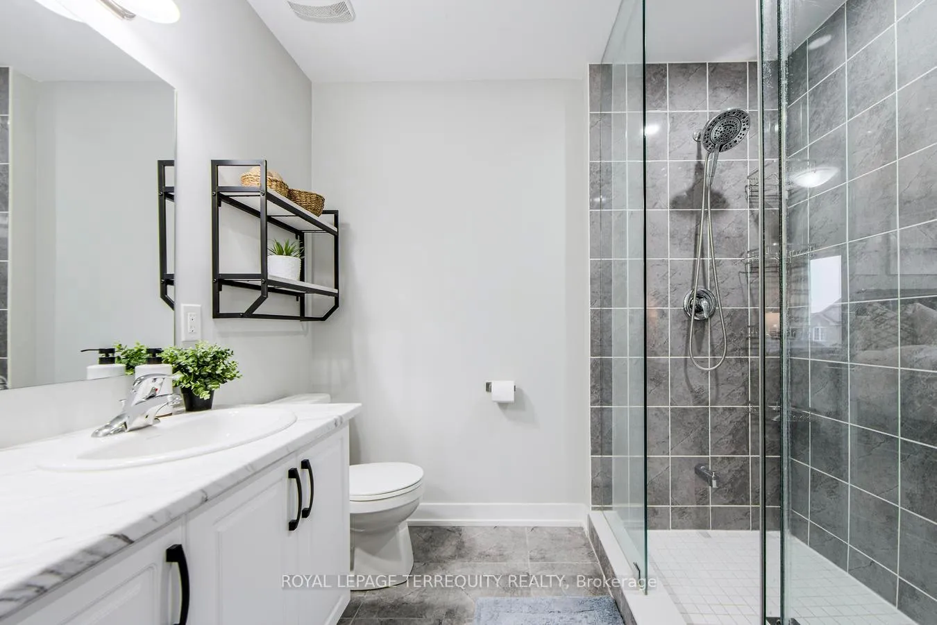 Photo 30 of 19 Assunta Lane, Clarington, Bowmanville — HOMEH