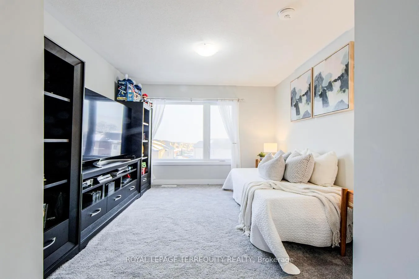 Photo 34 of 19 Assunta Lane, Clarington, Bowmanville — HOMEH