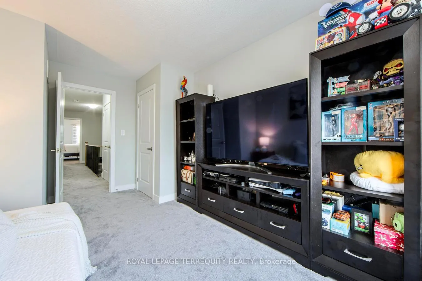 Photo 36 of 19 Assunta Lane, Clarington, Bowmanville — HOMEH