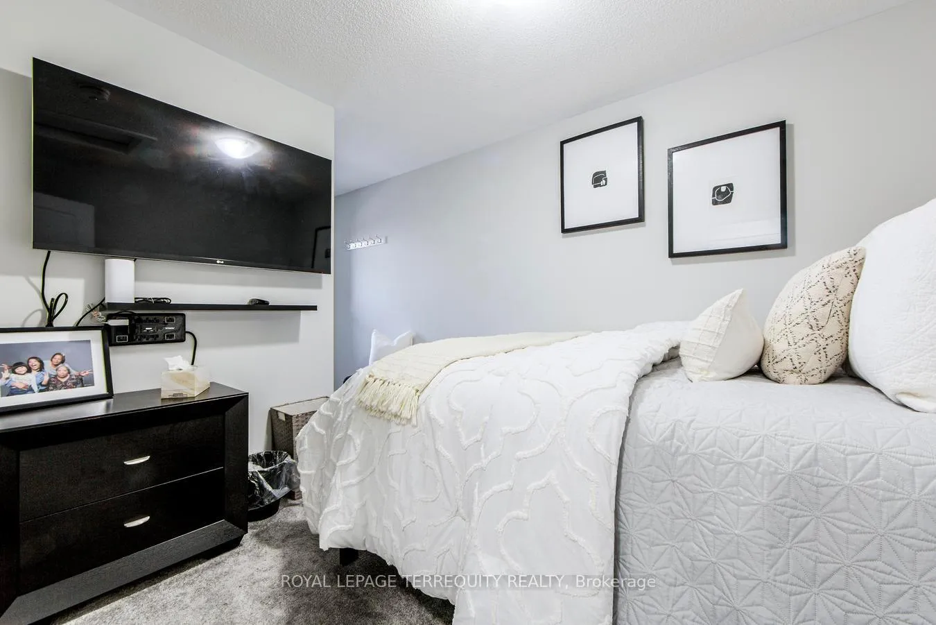 Photo 37 of 19 Assunta Lane, Clarington, Bowmanville — HOMEH