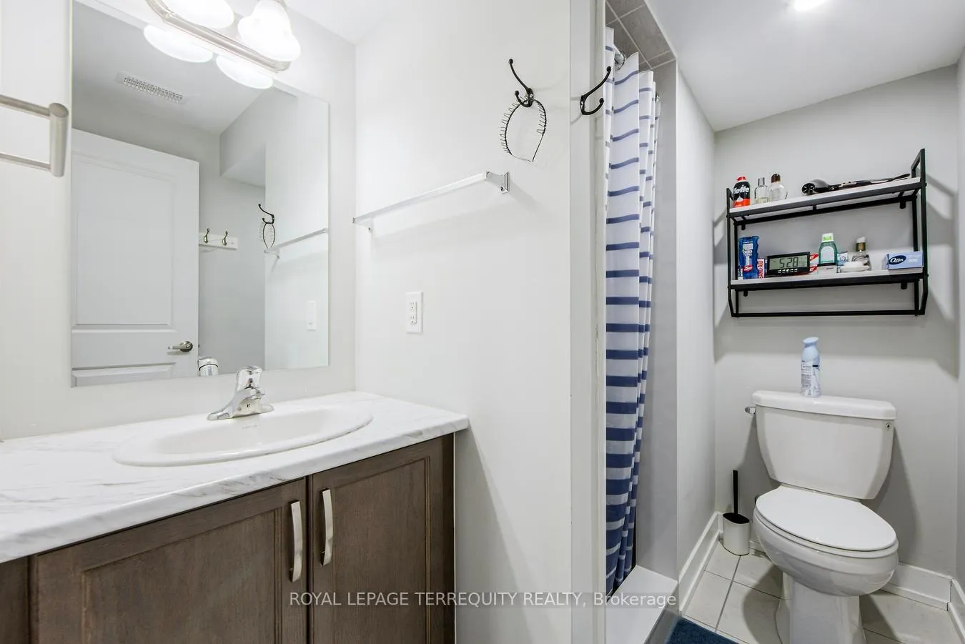 Photo 43 of 19 Assunta Lane, Clarington, Bowmanville — HOMEH