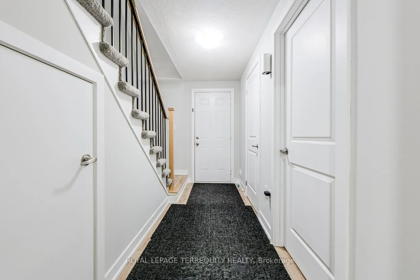 Photo 44 of 19 Assunta Lane, Clarington, Bowmanville — HOMEH