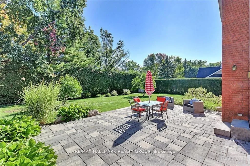 Photo 25 of 100 Delong Drive, Ottawa, Rothwell Heights — HOMEH