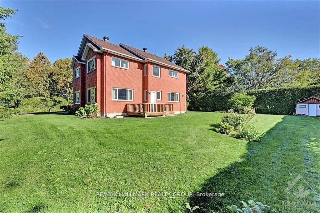 Photo 26 of 100 Delong Drive, Ottawa, Rothwell Heights — HOMEH