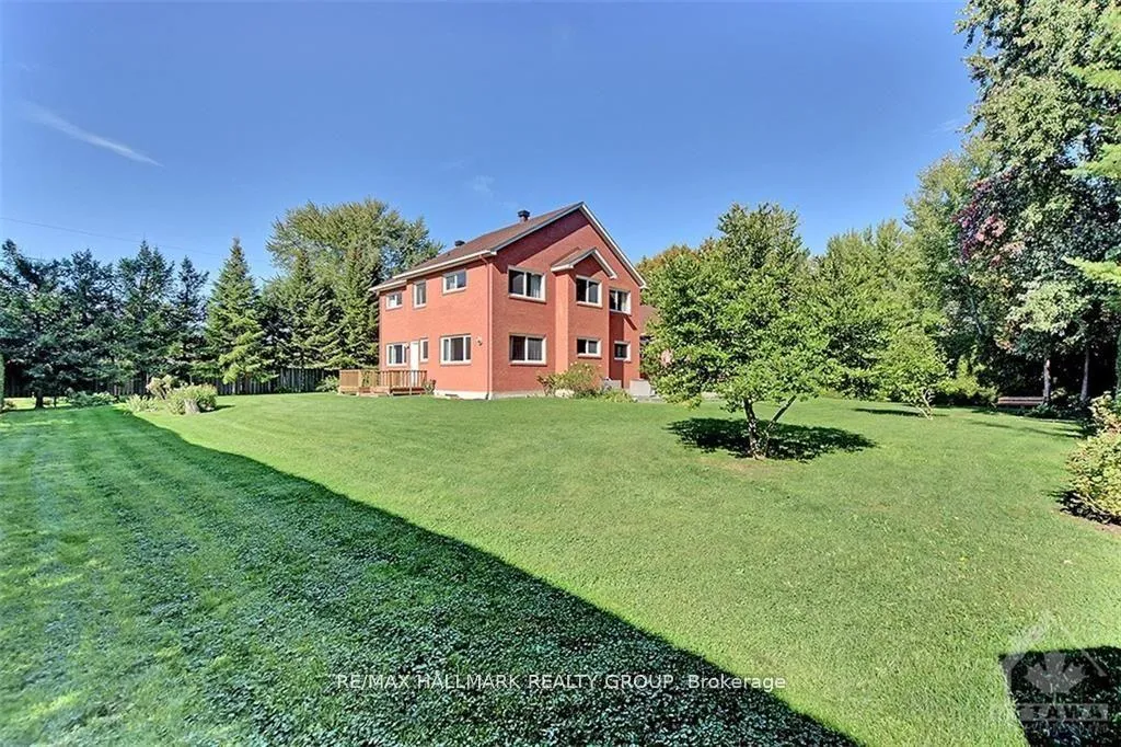 Photo 27 of 100 Delong Drive, Ottawa, Rothwell Heights — HOMEH