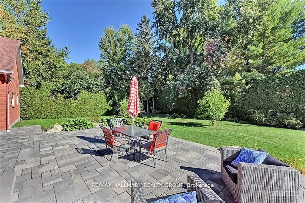 Photo 28 of 100 Delong Drive, Ottawa, Rothwell Heights — HOMEH