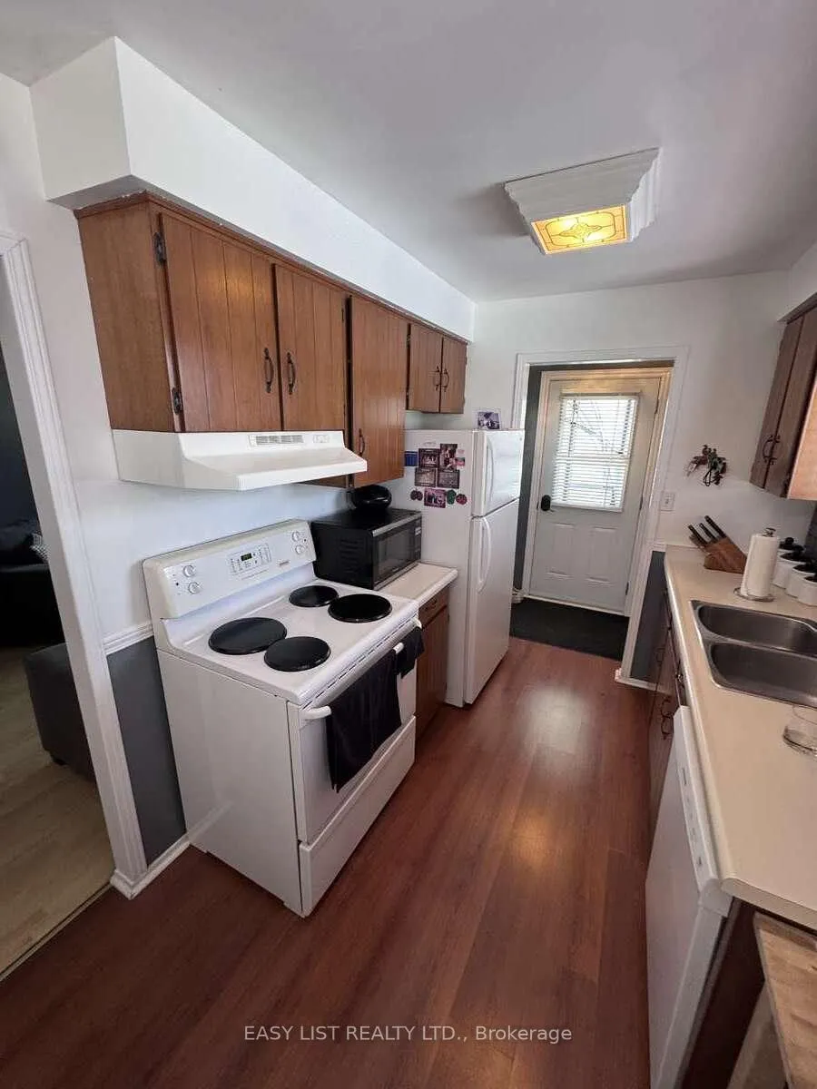 Photo 5 of 16 Bula Drive, St. Catharines, Lakeport — HOMEH
