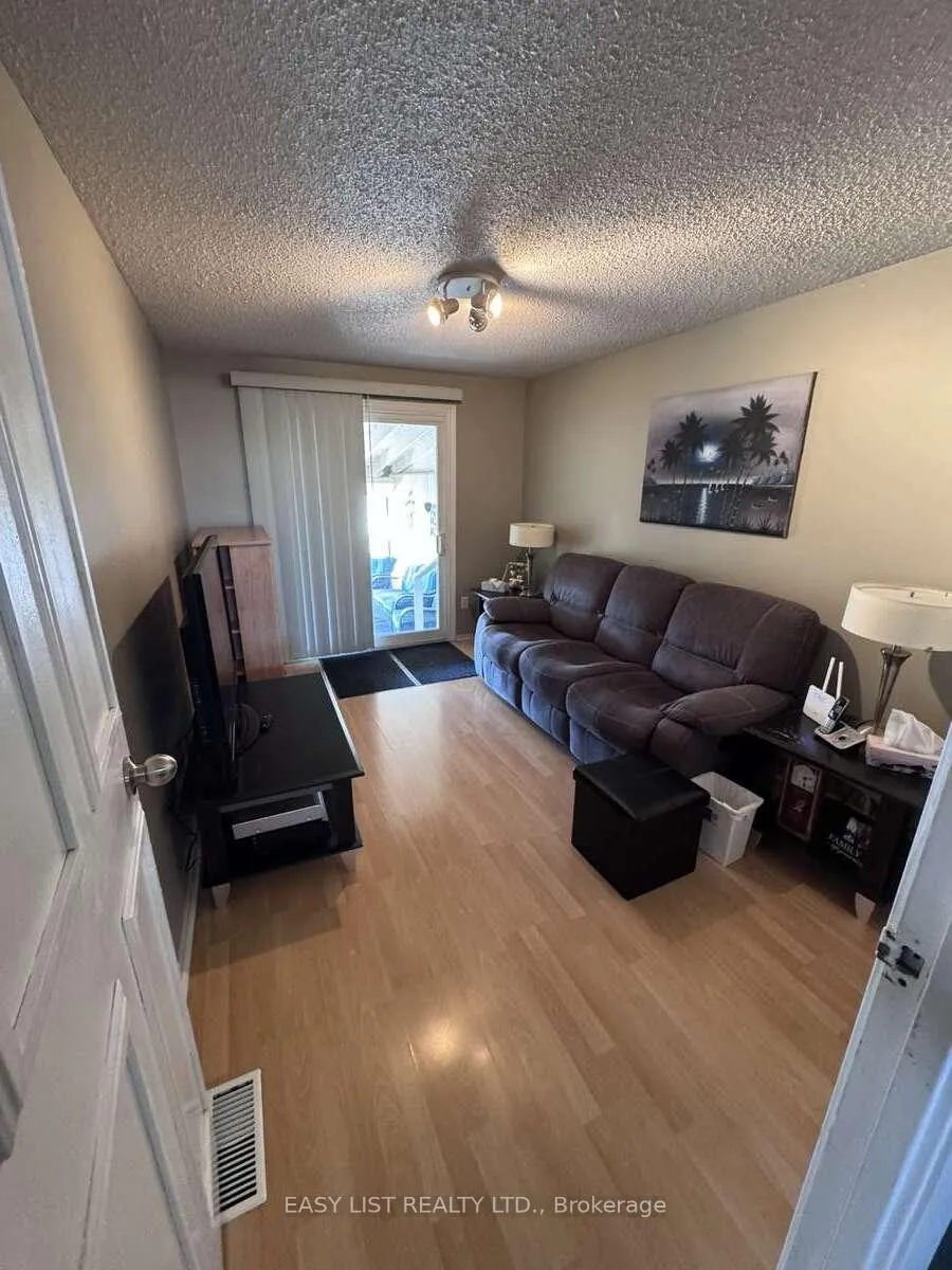 Photo 11 of 16 Bula Drive, St. Catharines, Lakeport — HOMEH