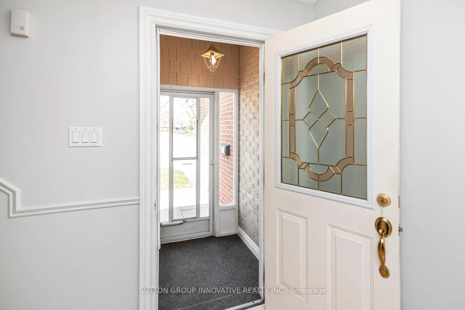 Photo 4 of Unit 4, 457 Woodview Road, Burlington, Roseland — HOMEH