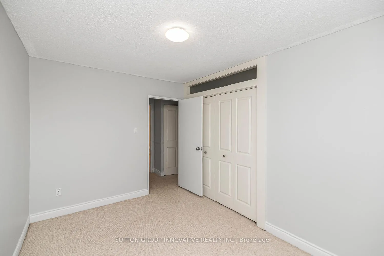 Photo 21 of Unit 4, 457 Woodview Road, Burlington, Roseland — HOMEH