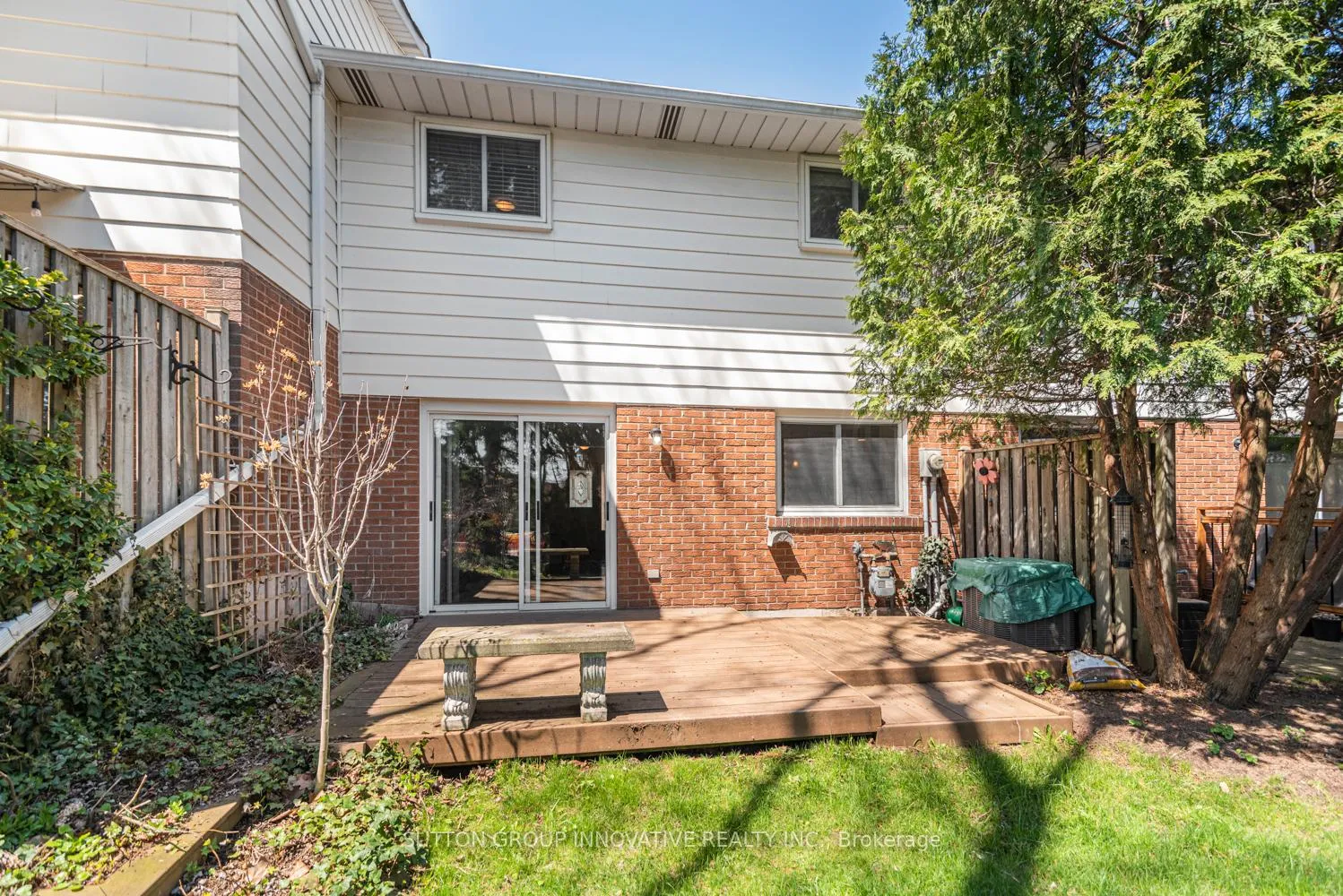 Photo 38 of Unit 4, 457 Woodview Road, Burlington, Roseland — HOMEH