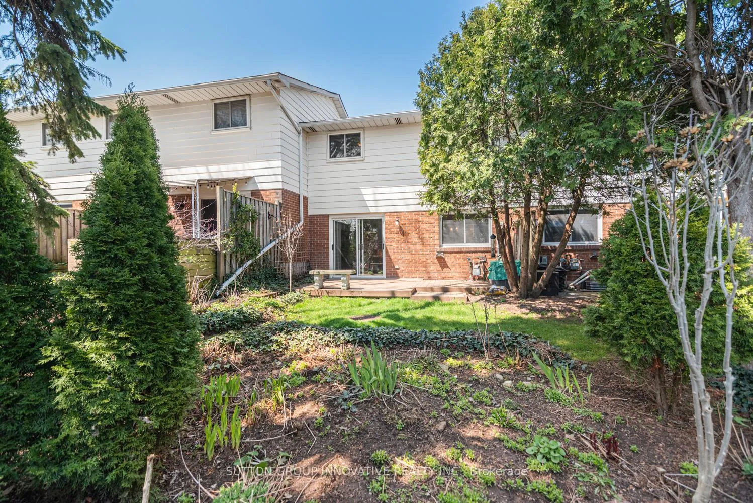 Photo 39 of Unit 4, 457 Woodview Road, Burlington, Roseland — HOMEH