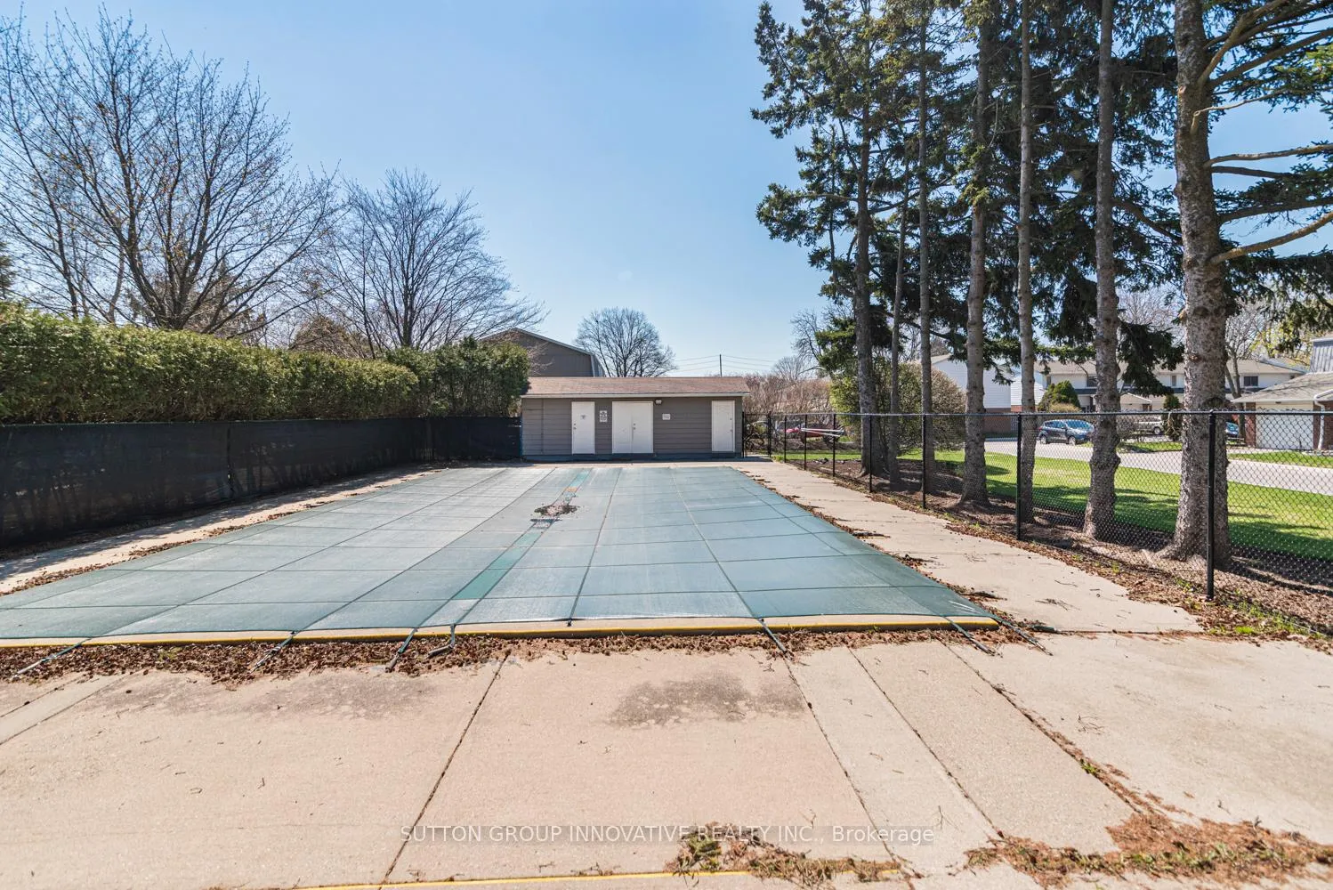 Photo 43 of Unit 4, 457 Woodview Road, Burlington, Roseland — HOMEH