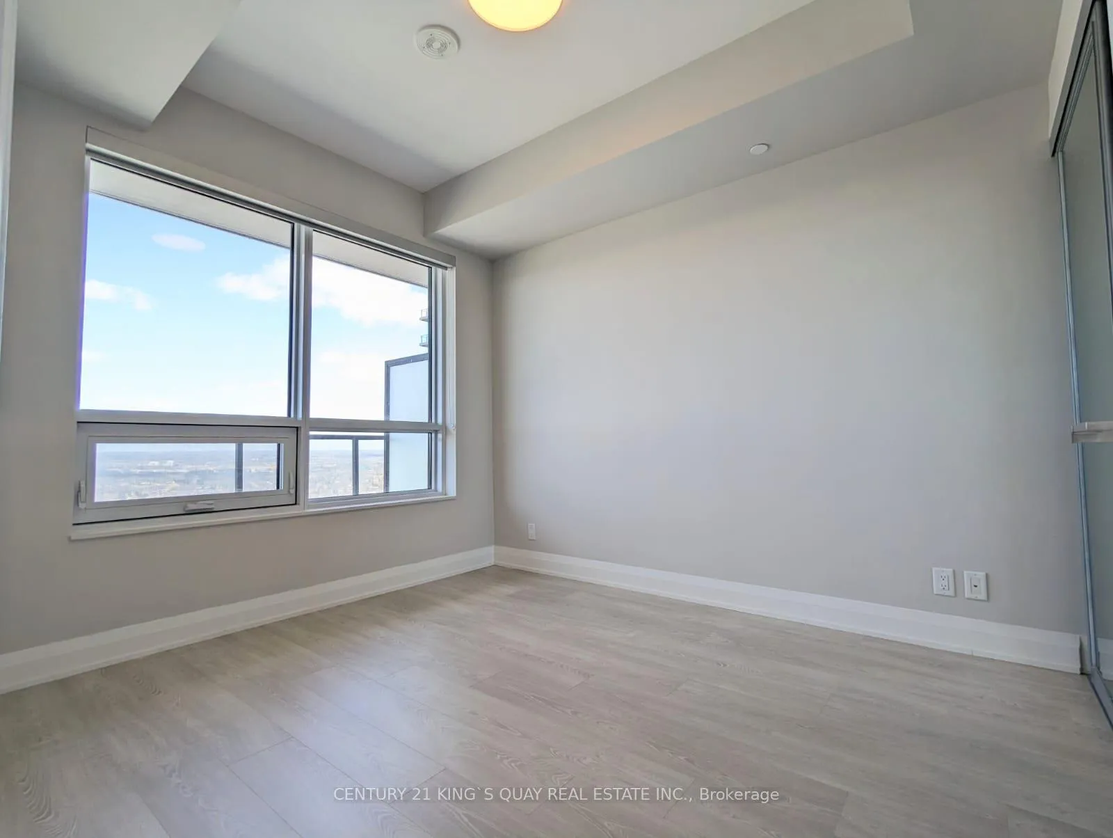 Photo 7 of Unit 3308, 8 Water Walk Drive, Markham, Unionville — HOMEH