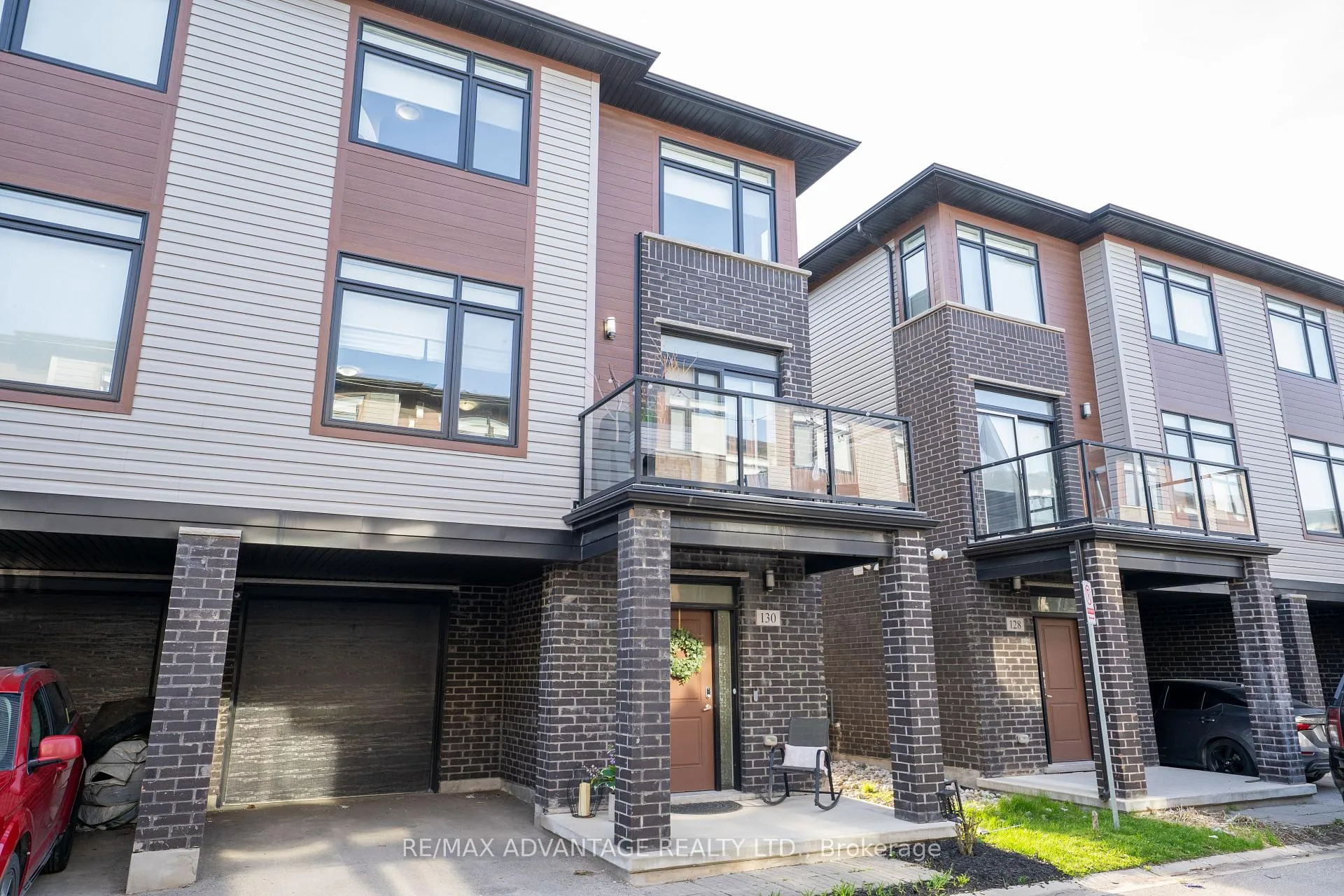 Photo 1 of Unit 66, 3260 Singleton Avenue, London, South W — HOMEH