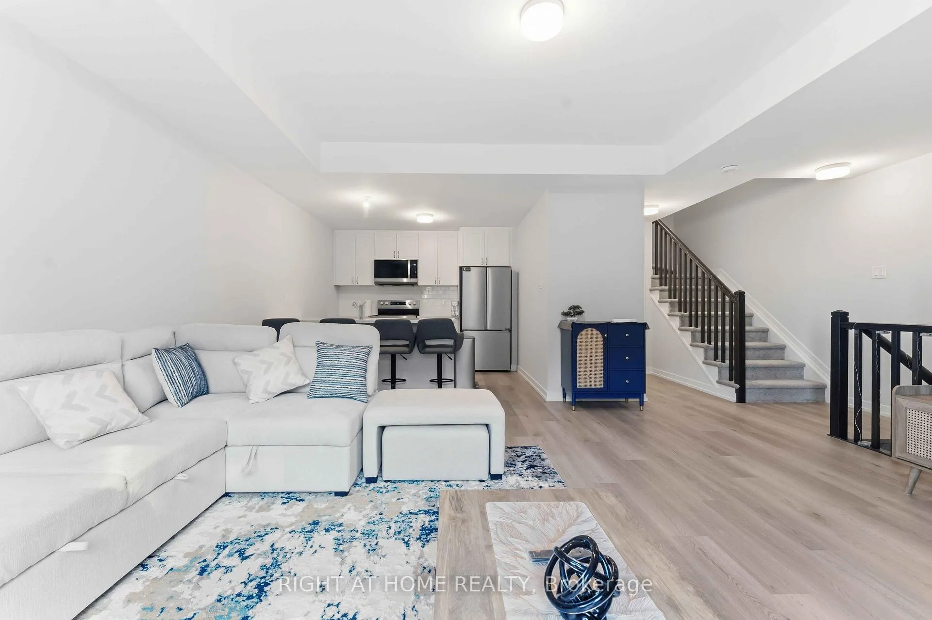 Photo 9 of 145 David Lewis Private, Ottawa, Avalon West — HOMEH