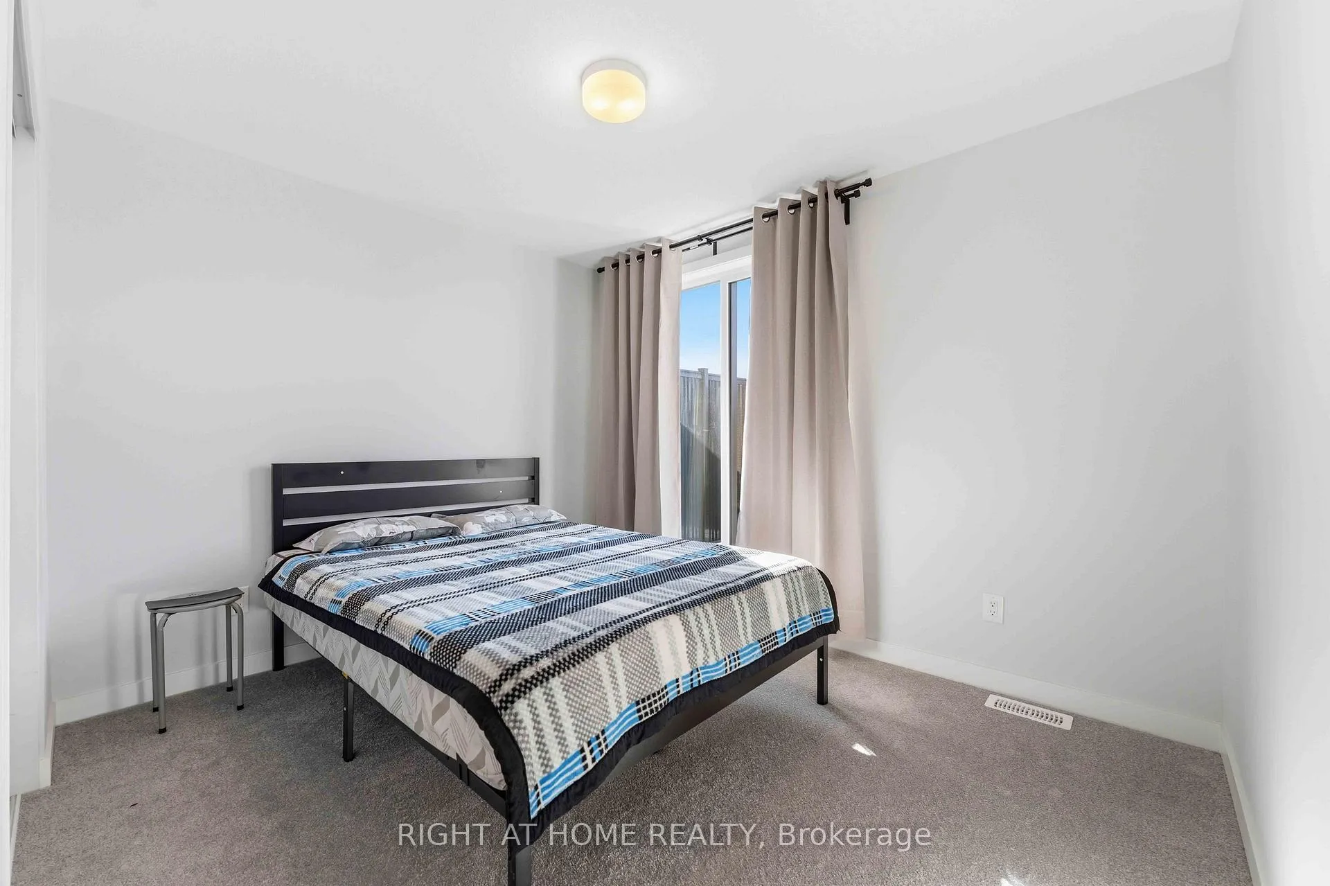 Photo 17 of 145 David Lewis Private, Ottawa, Avalon West — HOMEH