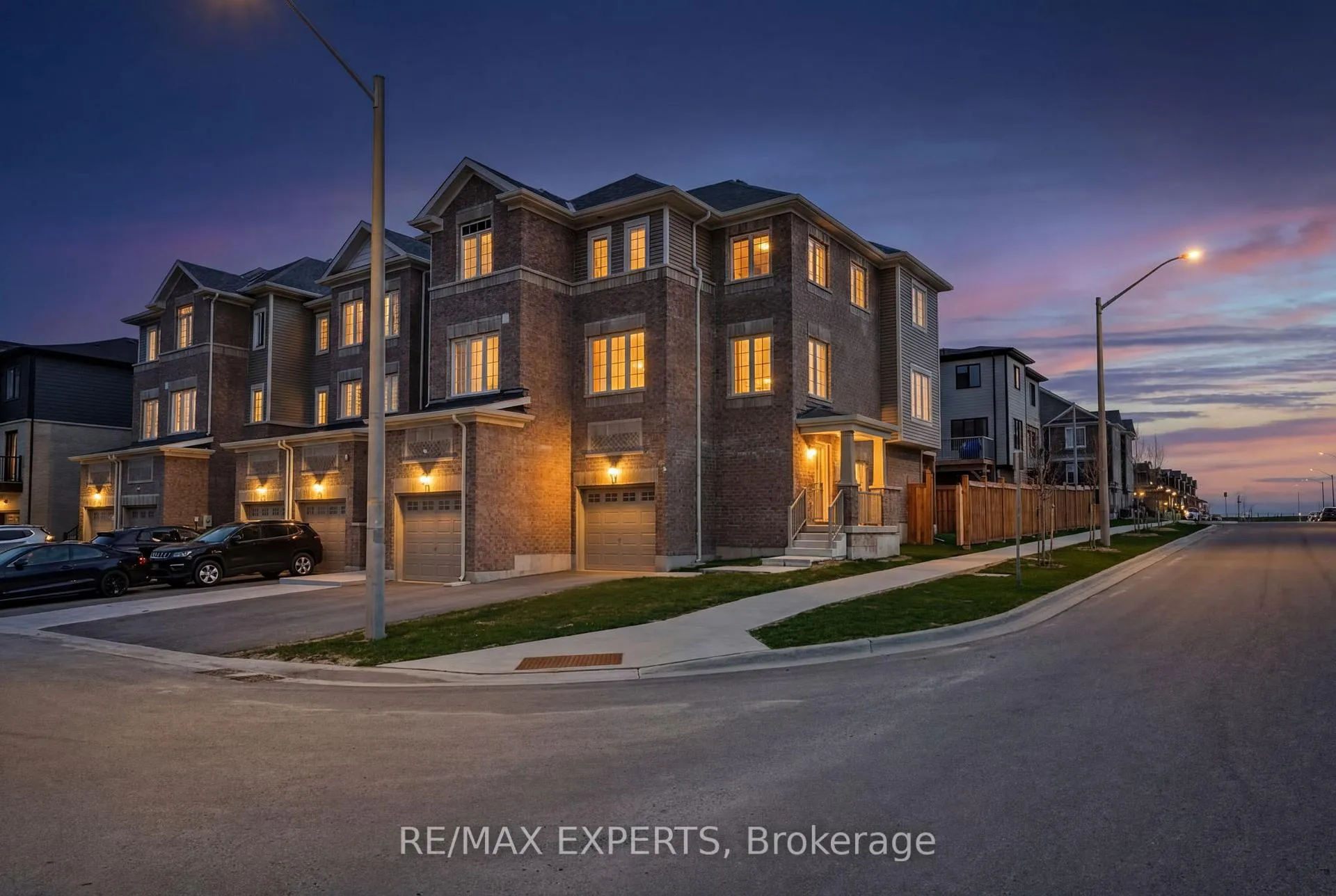 Photo 1 of 2 Pumpkin Corner Crescent, Barrie, Rural Barrie Southeast — HOMEH