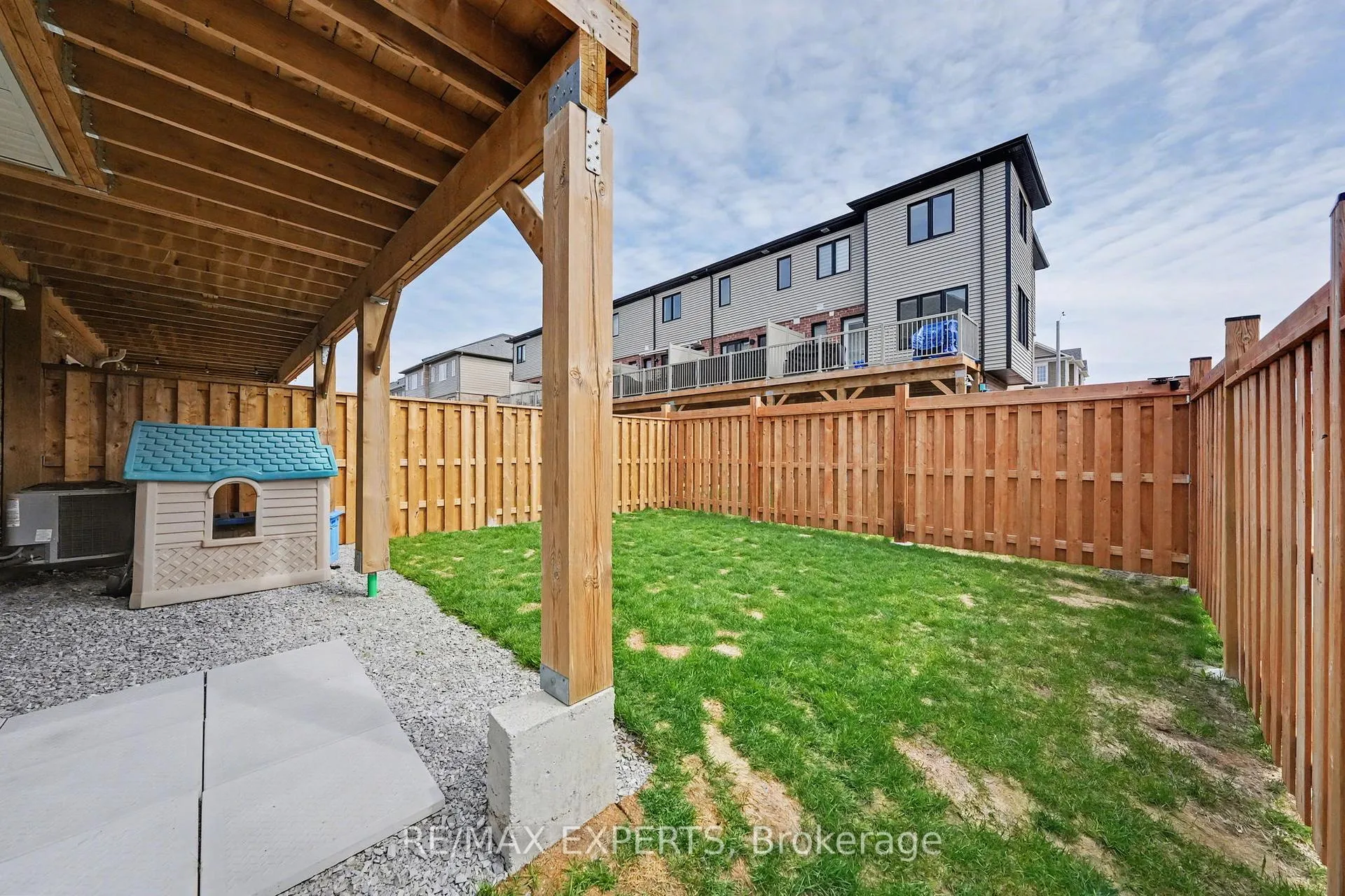 Photo 33 of 2 Pumpkin Corner Crescent, Barrie, Rural Barrie Southeast — HOMEH