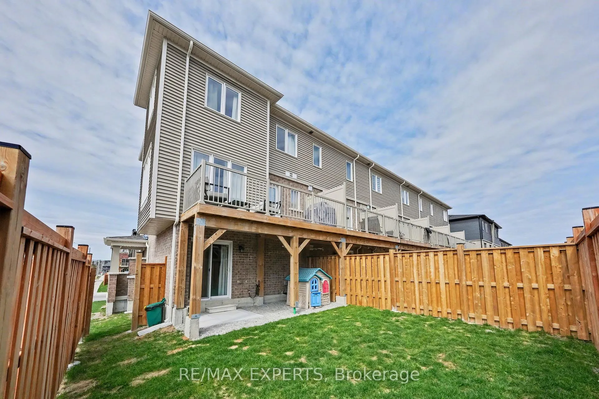 Photo 35 of 2 Pumpkin Corner Crescent, Barrie, Rural Barrie Southeast — HOMEH