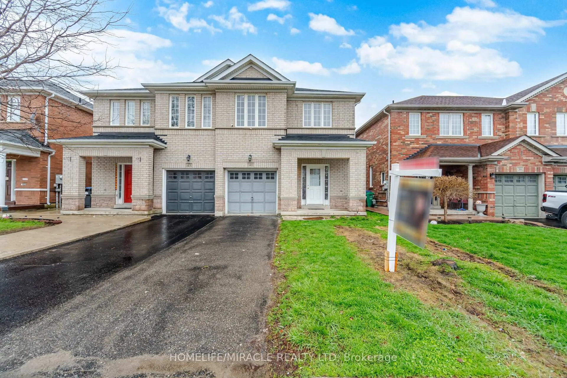 Photo 2 of 41 Hollingsworth Circle, Brampton, Fletcher's Meadow — HOMEH