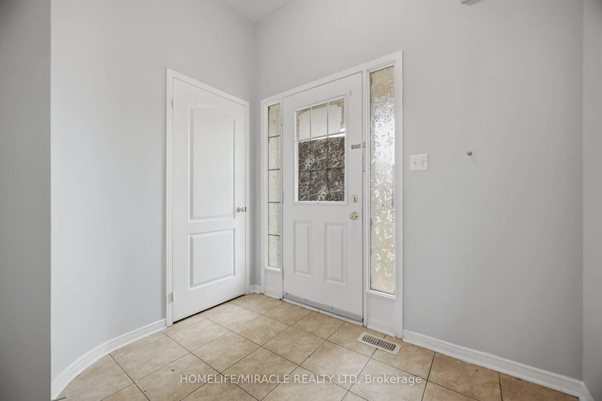 Photo 5 of 41 Hollingsworth Circle, Brampton, Fletcher's Meadow — HOMEH