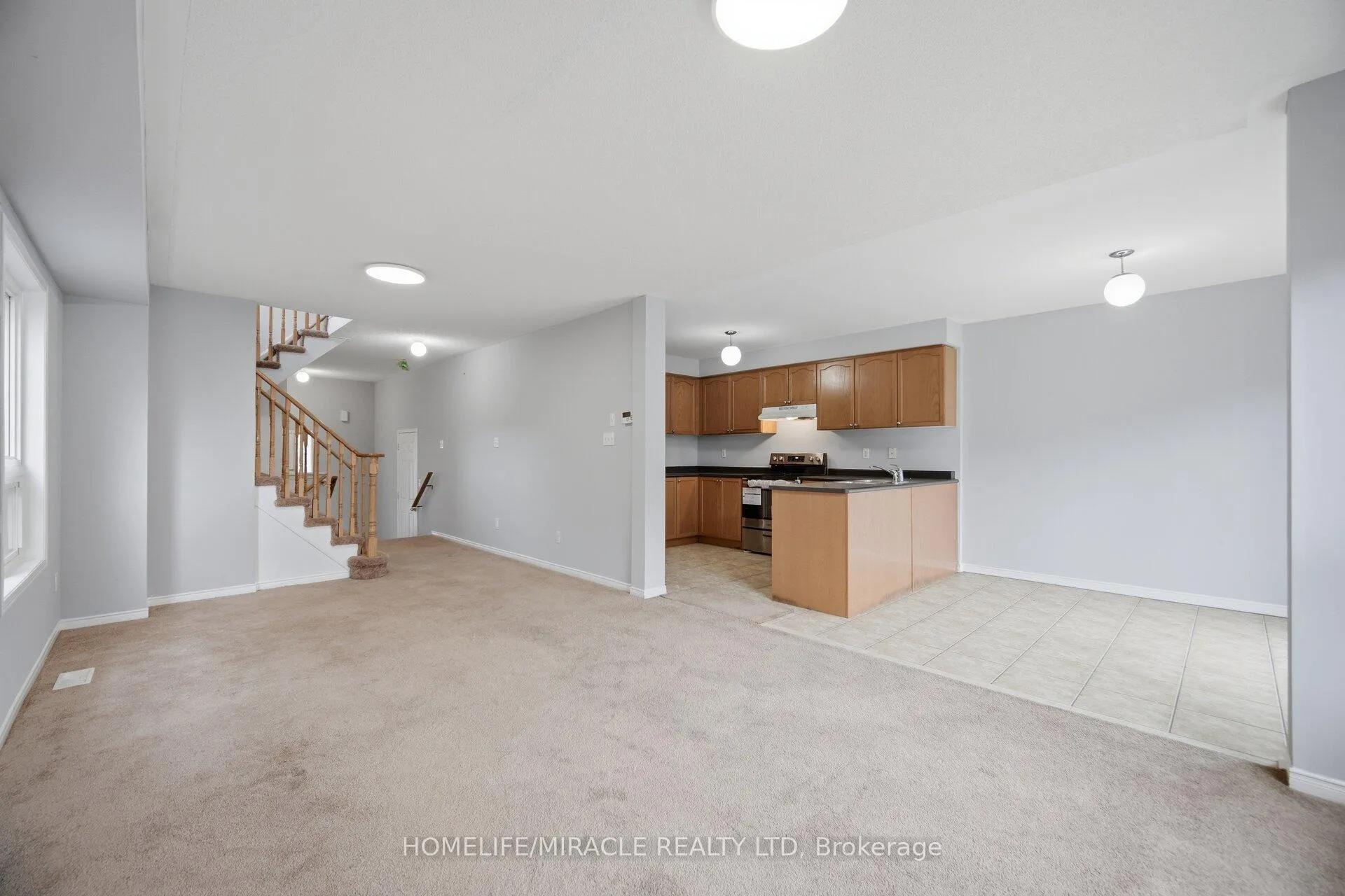 Photo 11 of 41 Hollingsworth Circle, Brampton, Fletcher's Meadow — HOMEH
