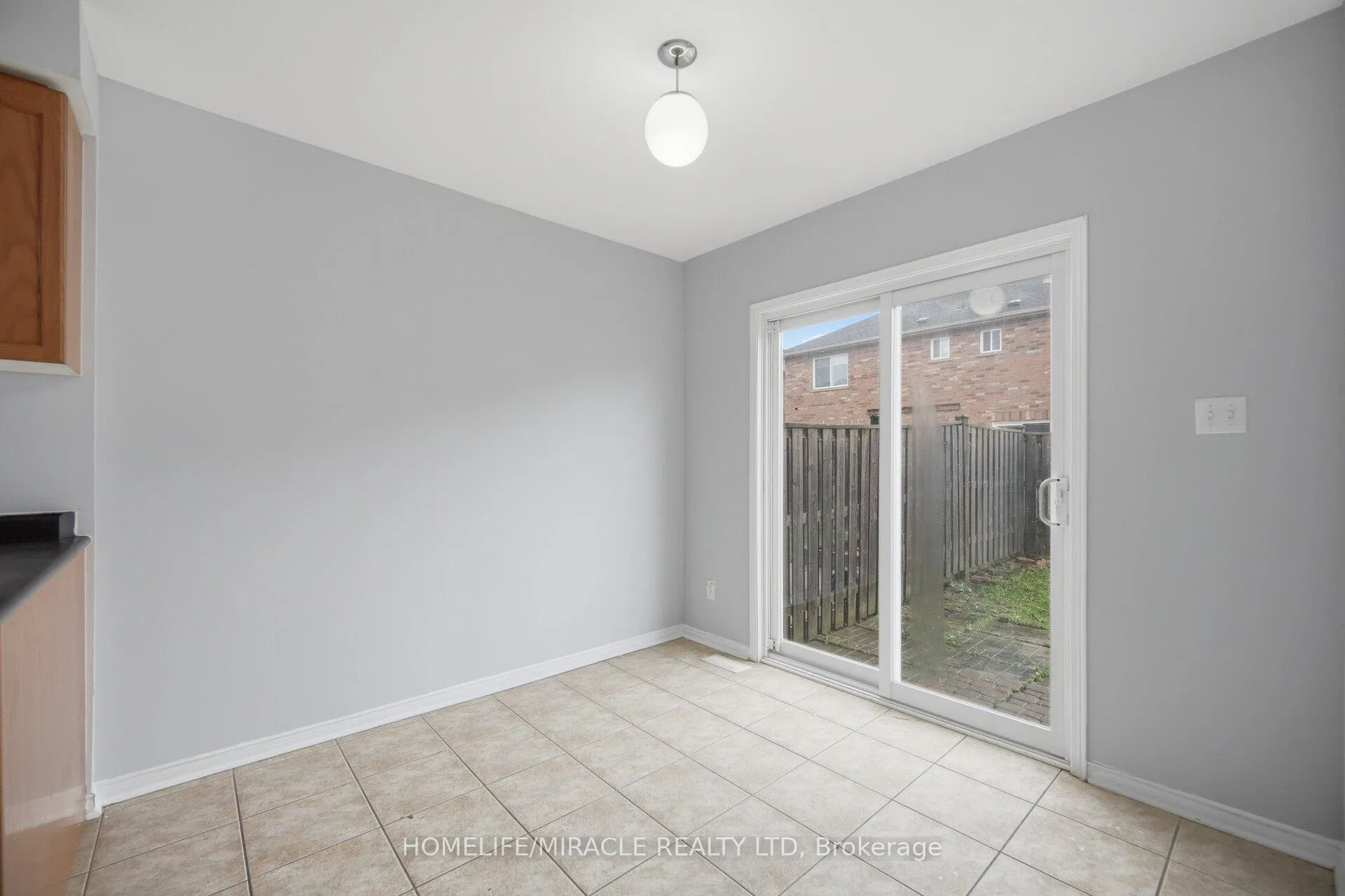Photo 12 of 41 Hollingsworth Circle, Brampton, Fletcher's Meadow — HOMEH