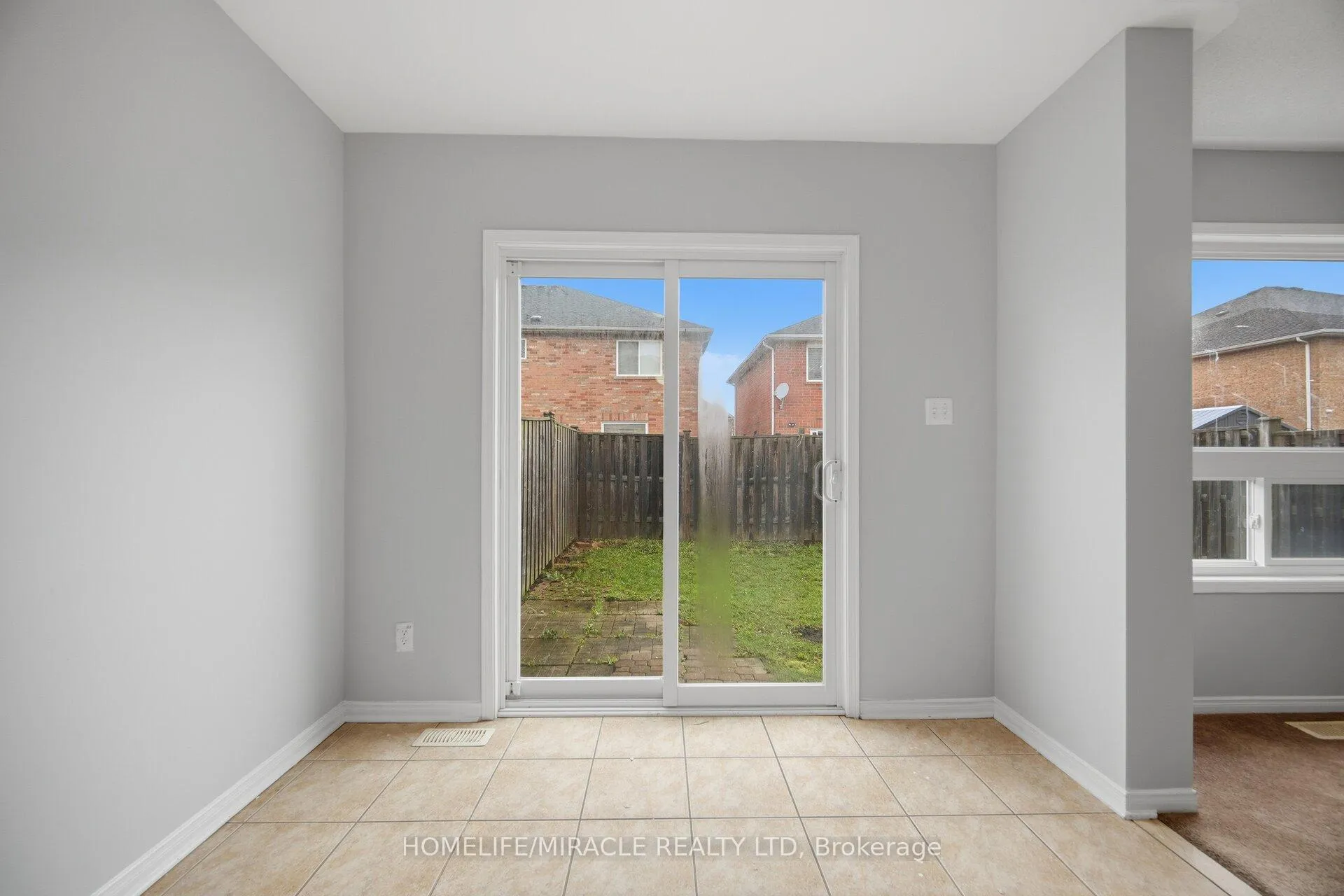 Photo 13 of 41 Hollingsworth Circle, Brampton, Fletcher's Meadow — HOMEH