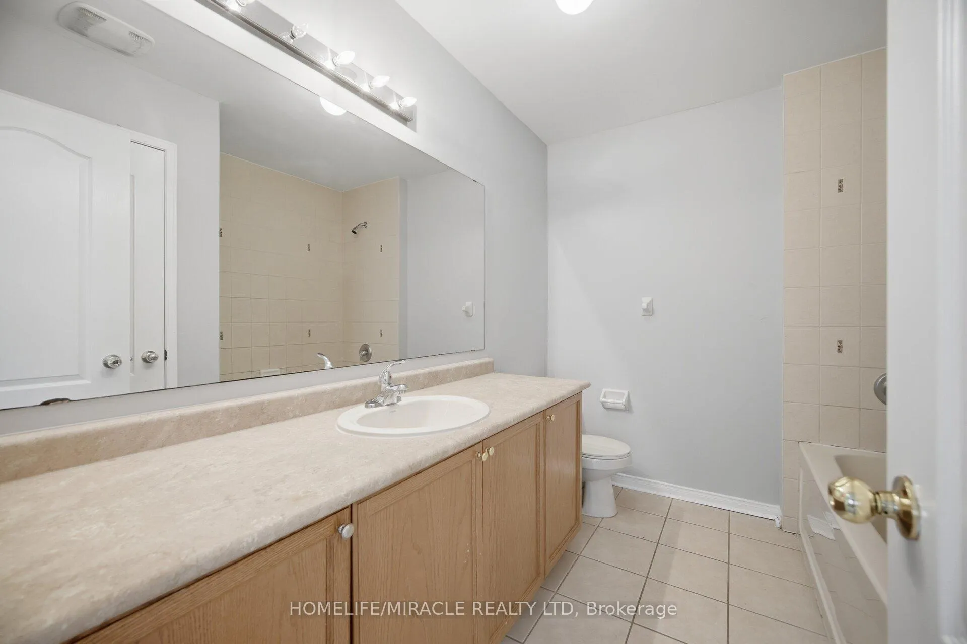 Photo 29 of 41 Hollingsworth Circle, Brampton, Fletcher's Meadow — HOMEH