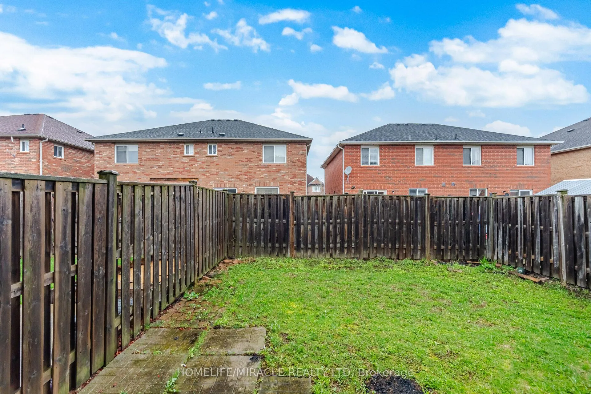 Photo 31 of 41 Hollingsworth Circle, Brampton, Fletcher's Meadow — HOMEH