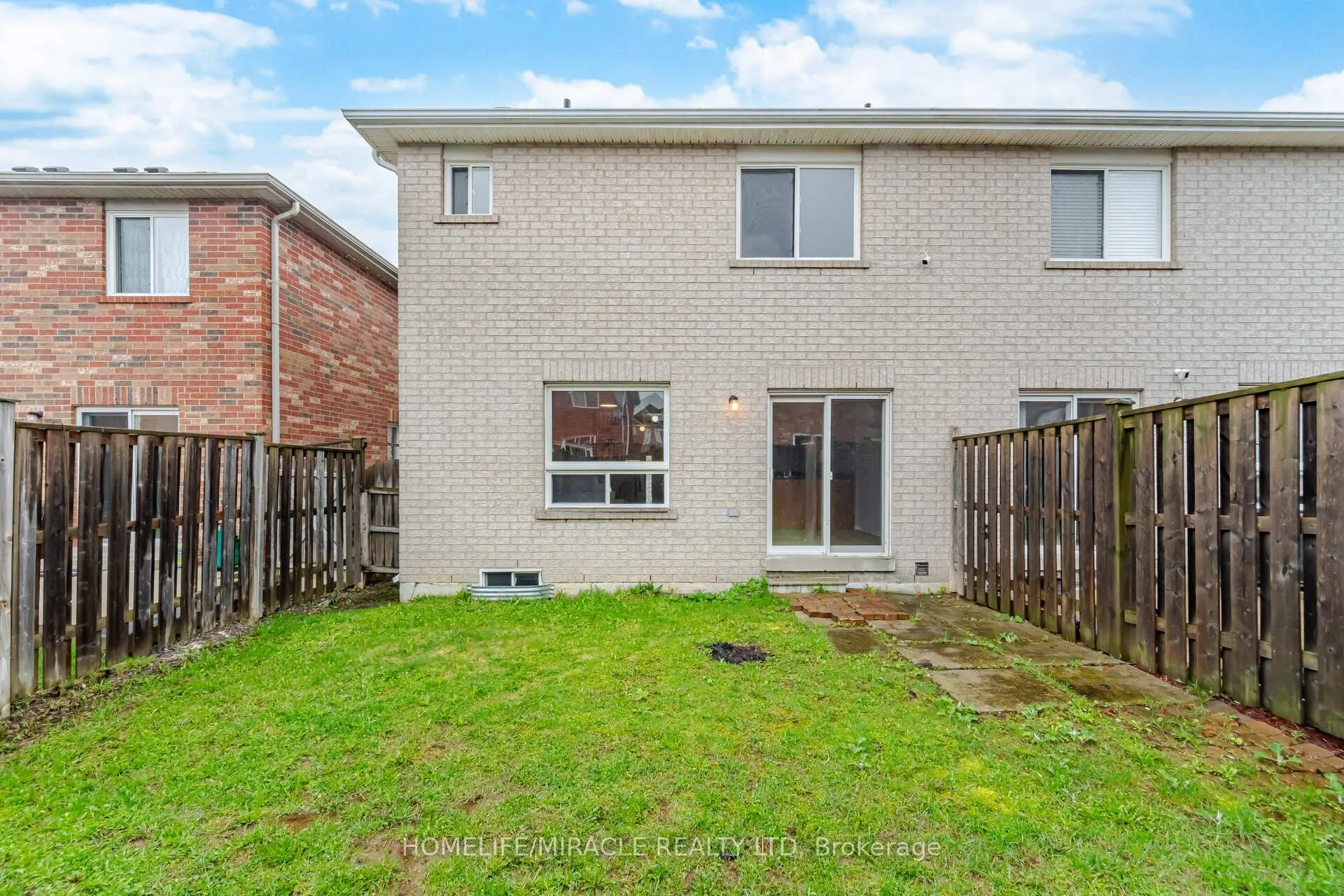 Photo 33 of 41 Hollingsworth Circle, Brampton, Fletcher's Meadow — HOMEH