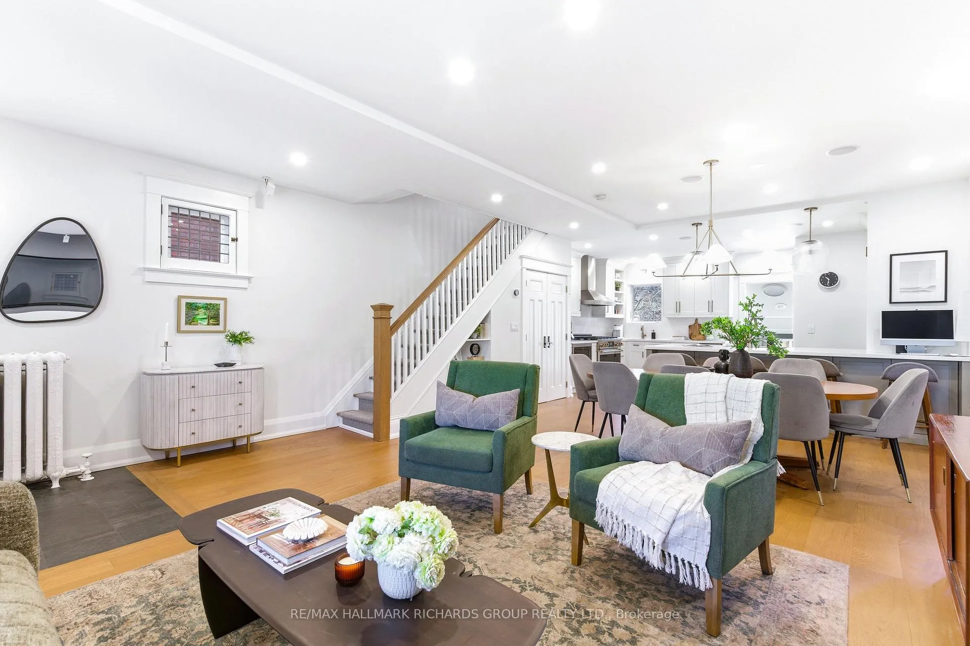 Photo 5 of 215 Wineva Avenue, Toronto, The Beaches — HOMEH