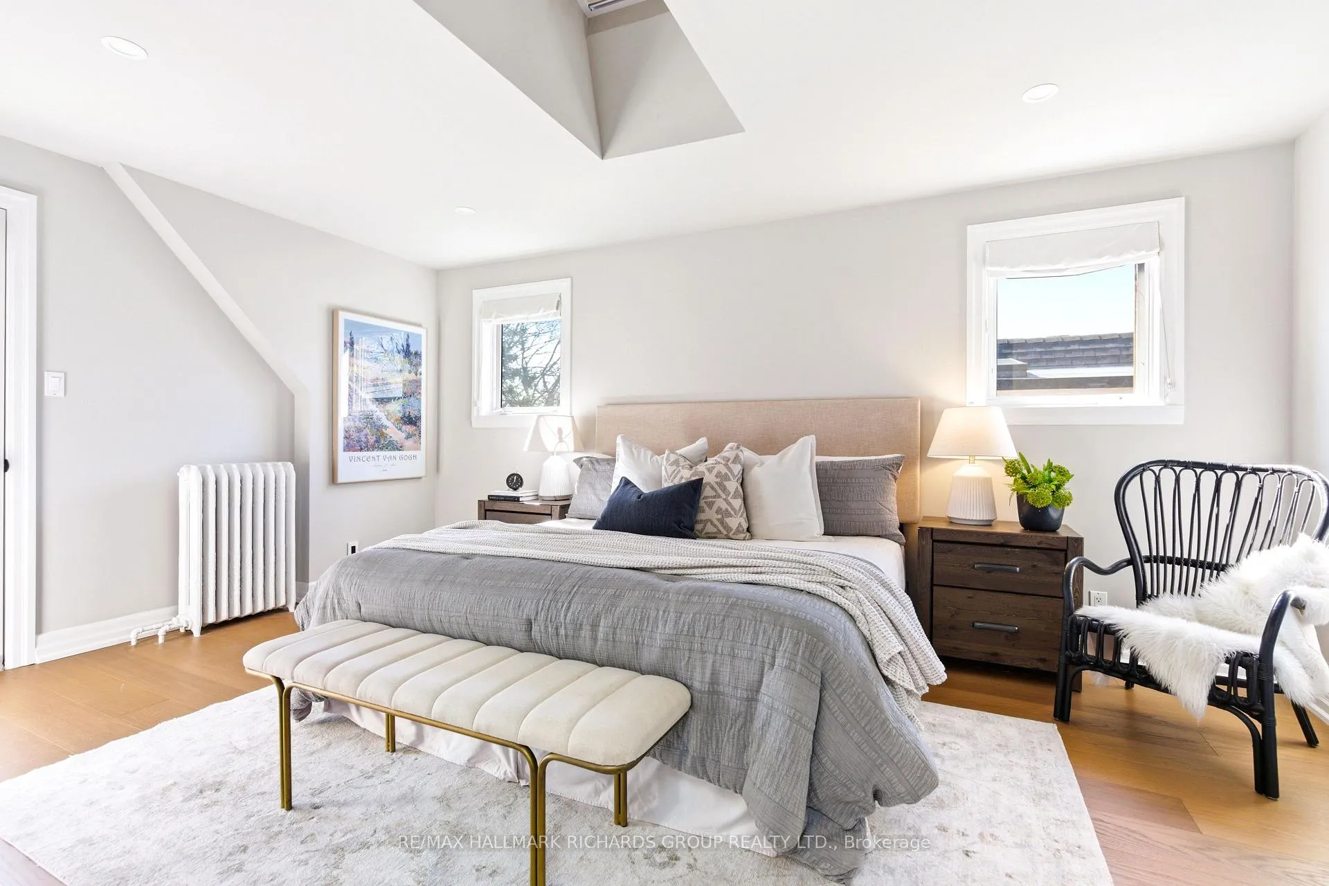 Photo 19 of 215 Wineva Avenue, Toronto, The Beaches — HOMEH