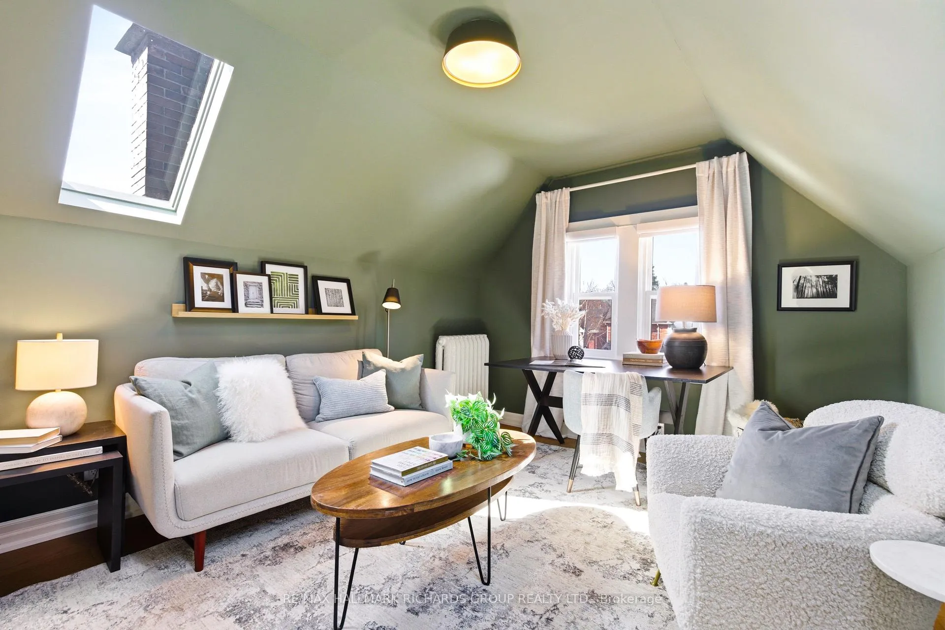 Photo 22 of 215 Wineva Avenue, Toronto, The Beaches — HOMEH