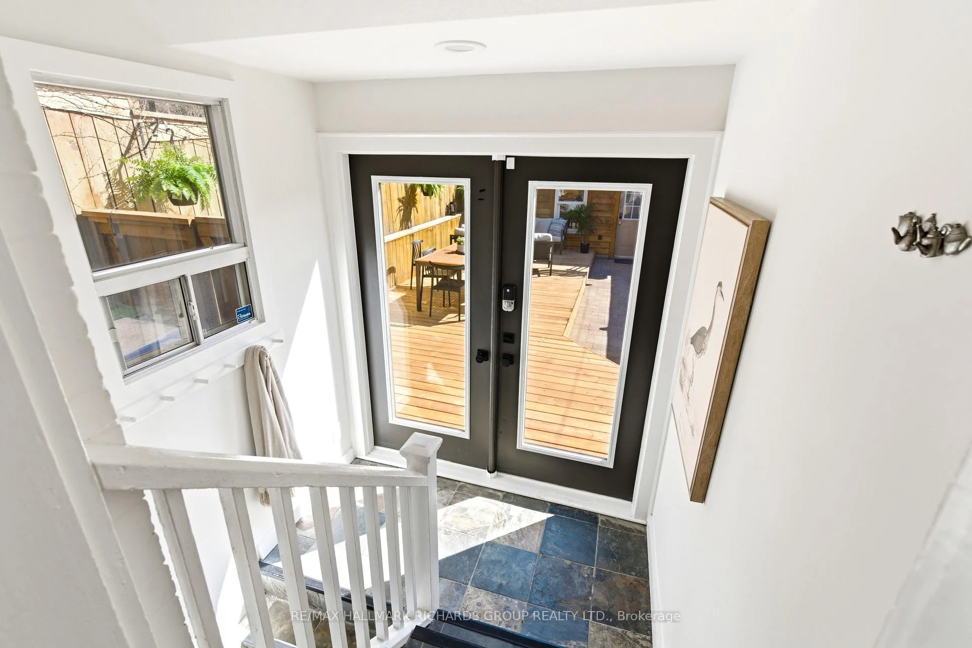 Photo 23 of 215 Wineva Avenue, Toronto, The Beaches — HOMEH