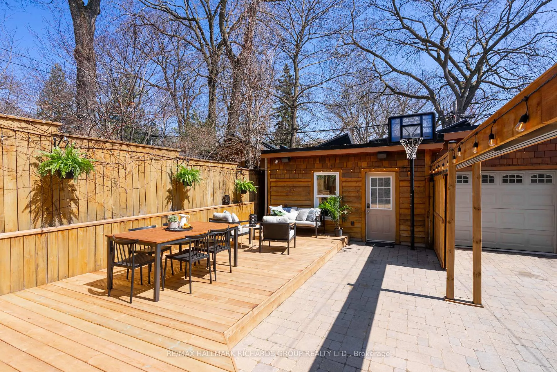 Photo 26 of 215 Wineva Avenue, Toronto, The Beaches — HOMEH