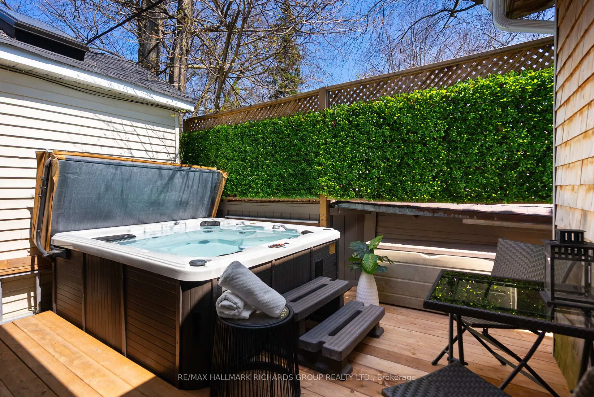 Photo 28 of 215 Wineva Avenue, Toronto, The Beaches — HOMEH