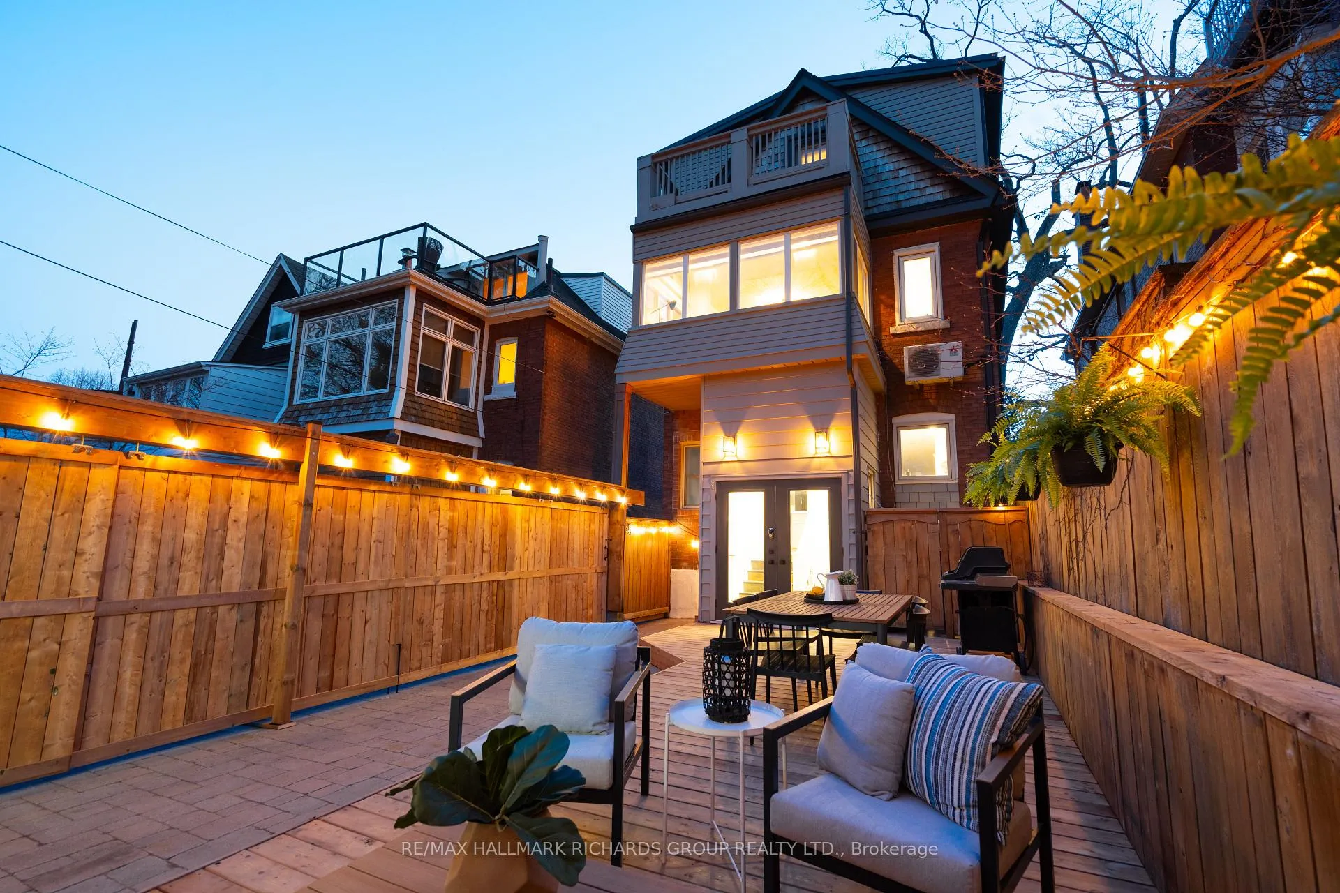 Photo 30 of 215 Wineva Avenue, Toronto, The Beaches — HOMEH