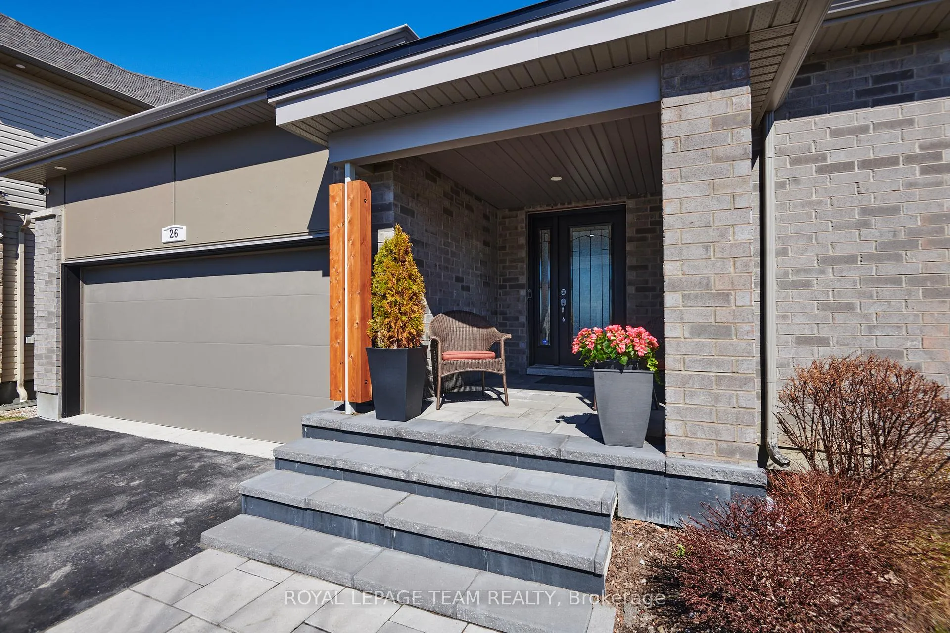 Photo 2 of 26 Salamander Way, Ottawa, Blossom Park/Kemp Park/Findlay Creek — HOMEH