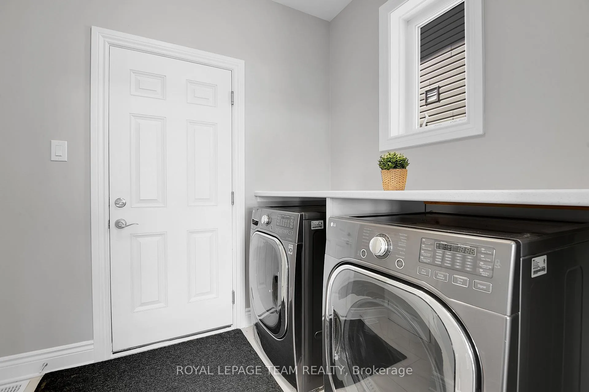 Photo 23 of 26 Salamander Way, Ottawa, Blossom Park/Kemp Park/Findlay Creek — HOMEH