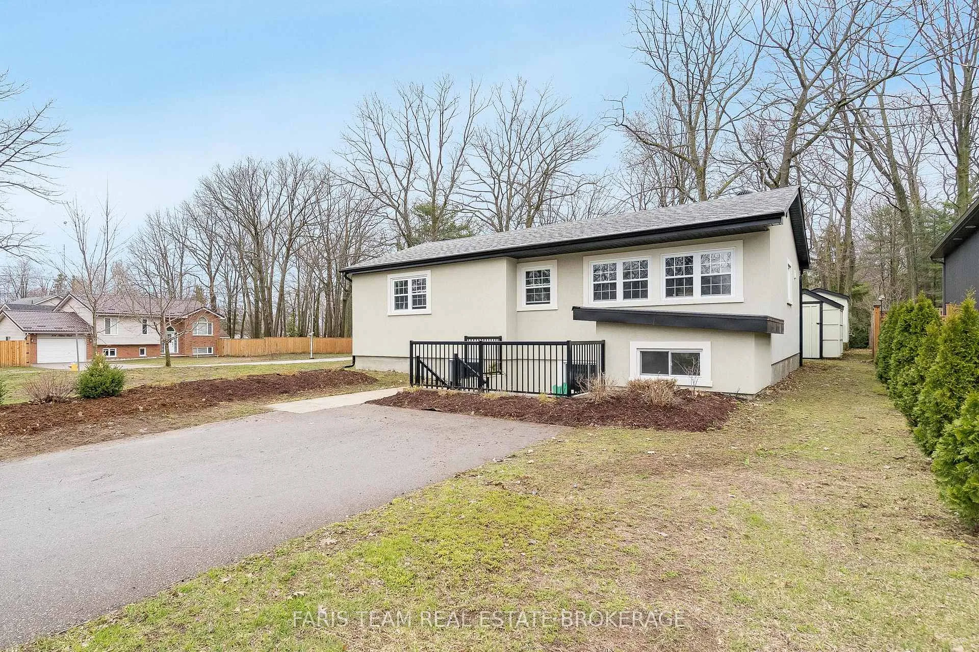 Photo 1 of 33 Frank Street, Wasaga Beach — HOMEH
