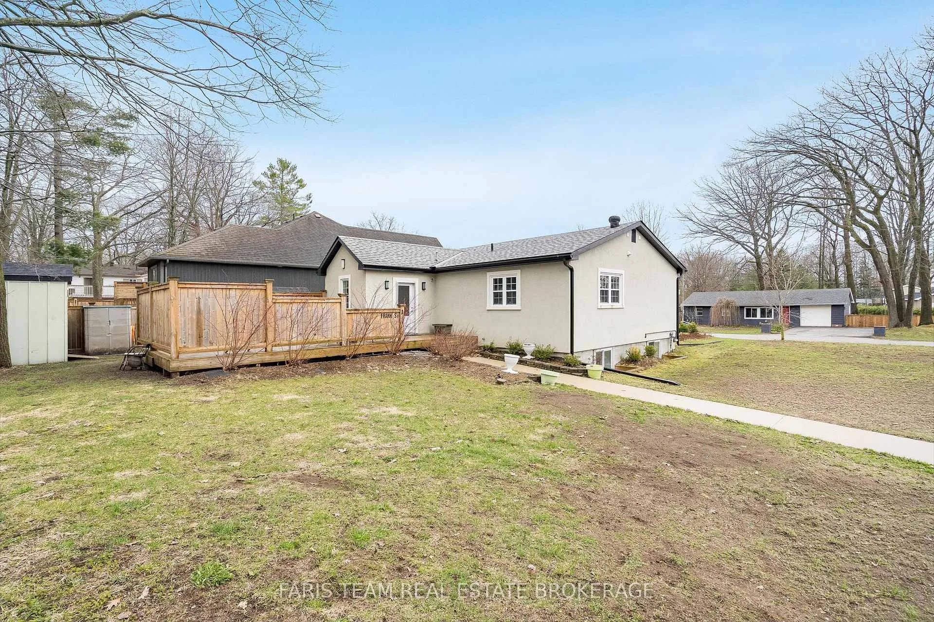 Photo 3 of 33 Frank Street, Wasaga Beach — HOMEH