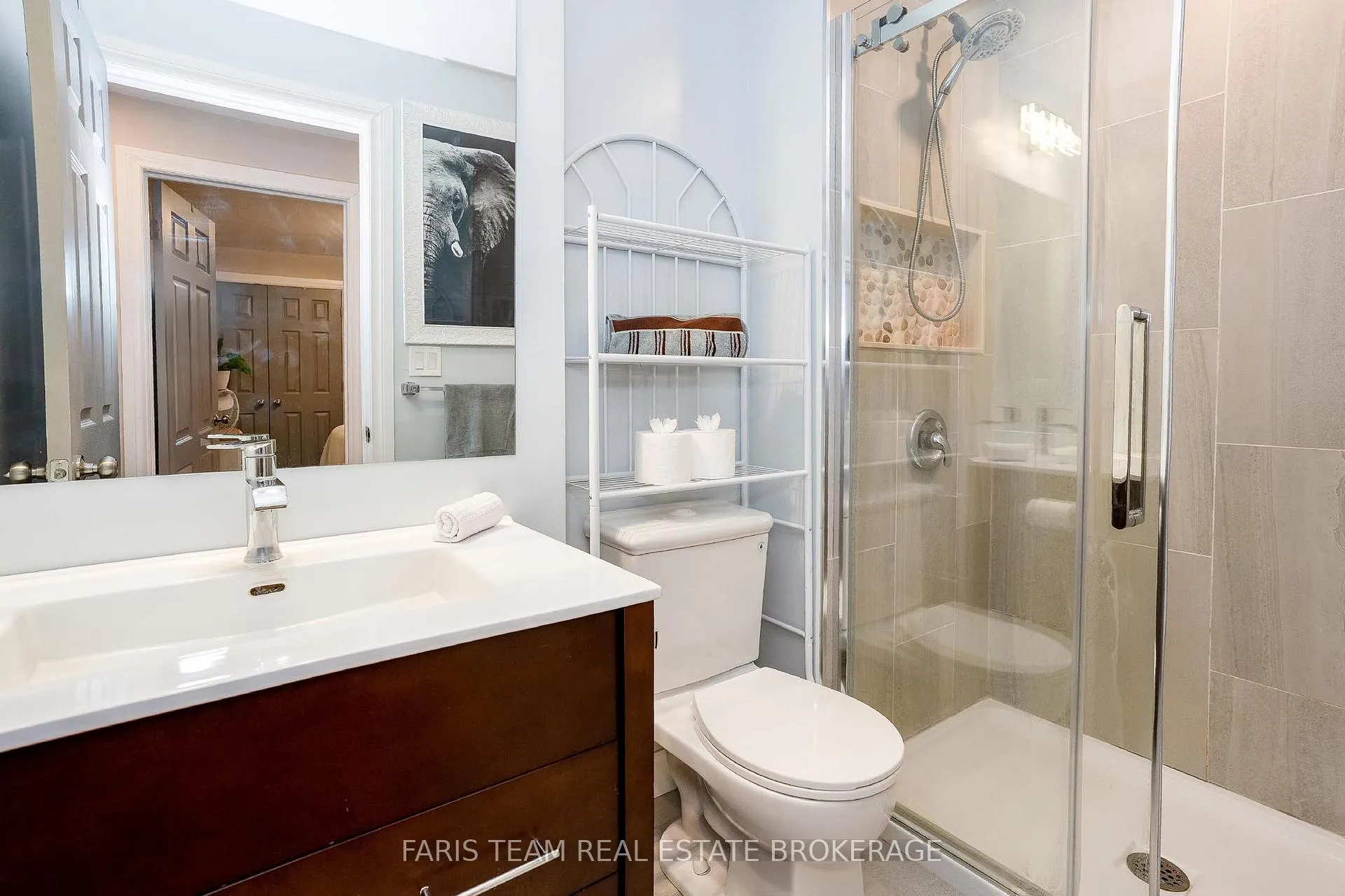Photo 14 of 33 Frank Street, Wasaga Beach — HOMEH