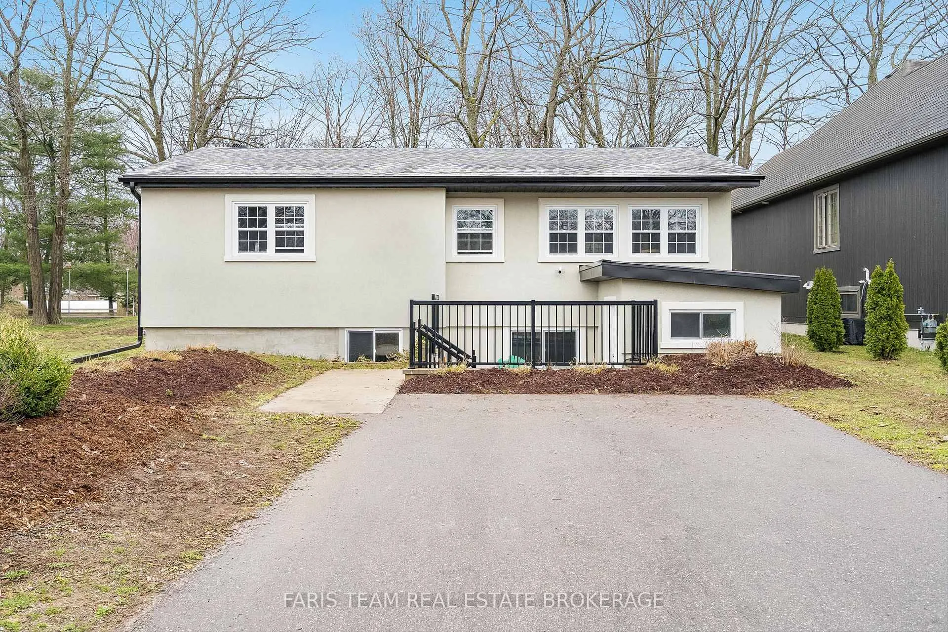 Photo 16 of 33 Frank Street, Wasaga Beach — HOMEH