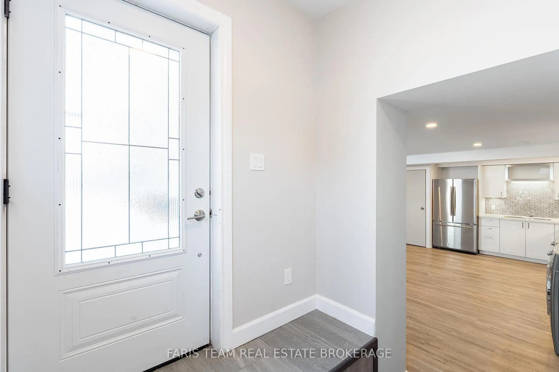 Photo 19 of 33 Frank Street, Wasaga Beach — HOMEH